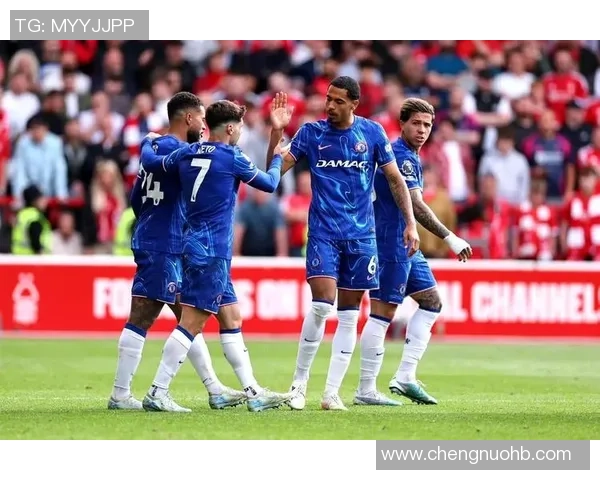 英超积分战报：红魔惊魂！曼联爆冷掀翻豪门，维拉溃败榜首不保，蓝军掉链争四堪忧